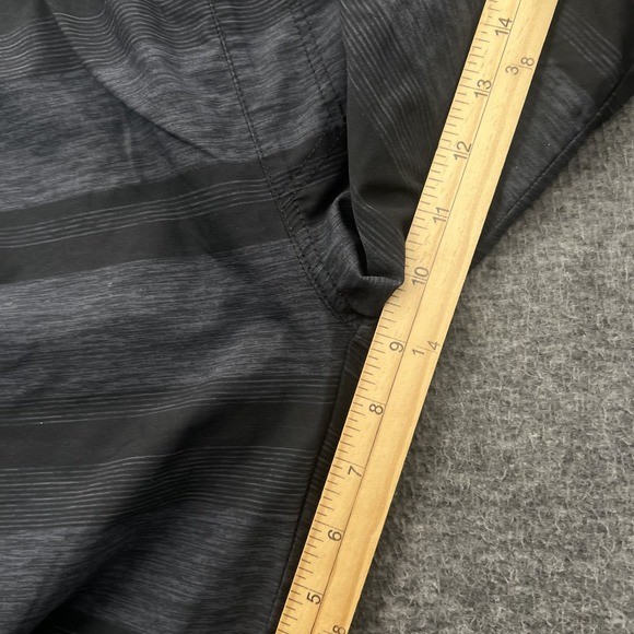 Travis Mathew Striped Shorts Mens S Elastic Waist Performance Outdoor Lightweigh - Picture 11 of 13